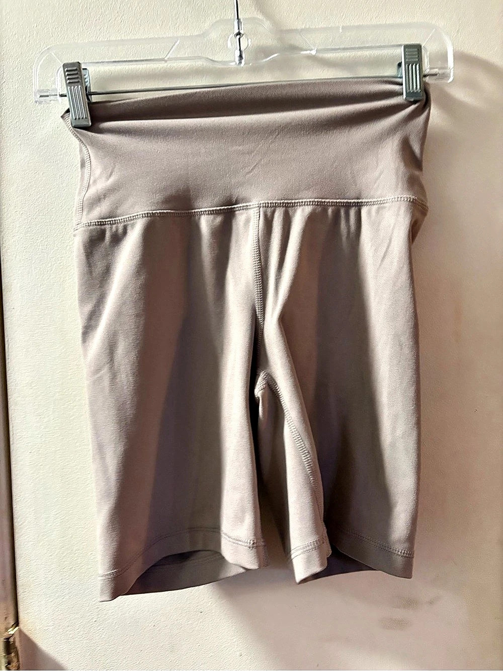 Yogalicious Lux 4" Seamless Shorts in size S
